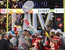 El equipo comandado por Patrick Mahomes quiere vencer a los de Tom Brady, y así unirse a los otros que han logrado la hazaña del bicampeonato. AFP / ARCHIVO