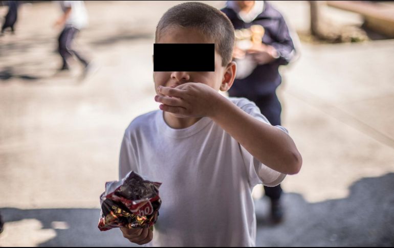 La recomendación de la OMS es que una persona no puede consumir más de 5 gramos de sal al día lo que equivale a 2 gramos de sodio, pero algunos productos traen hasta 39% del consumo diario recomendado. EL INFORMADOR / ARCHIVO