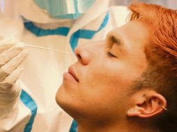 Carlos Salcedo. Los Tigres cumplieron ayer con los protocolos de sanidad al hacerse la prueba anti COVID-19. TWITTER/@TigresOficial