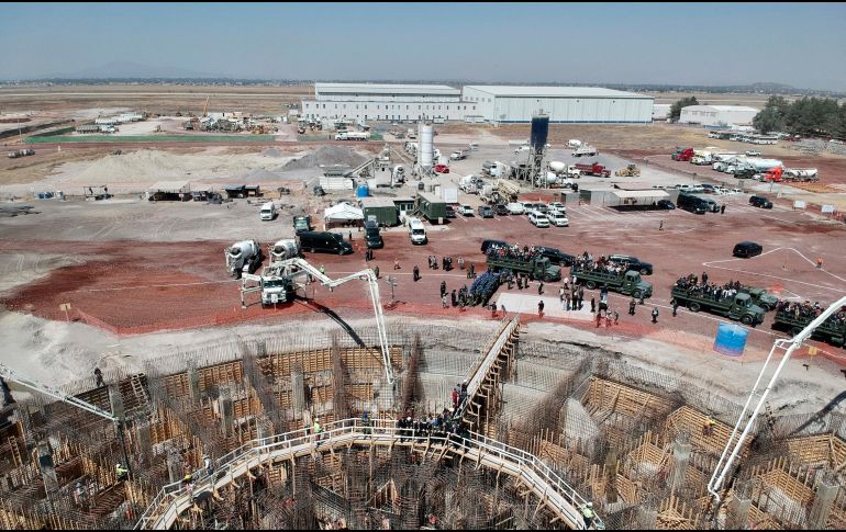 López Obrador informa que en las nuevas pistas aterrizarán aviones de la Fuerza Aérea Mexicana, como de líneas comerciales. NTX / ARCHIVO