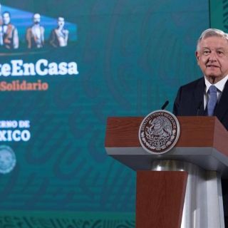 AMLO aborda la pandemia de COVID-19 con Claudia Pavlovich