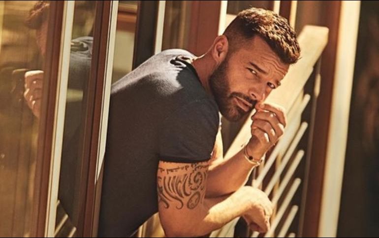 Usuarios subieron algunos memes haciendo alusión a su nuevo cambio en su rostro. INSTAGRAM / ricky_martin