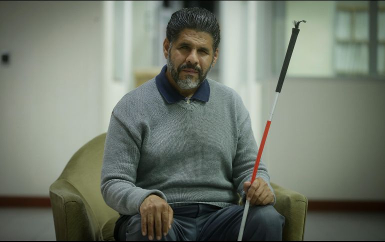 Sergio Santana es abogado por la UAG, es campeón de ajedrez, da conferencias de motivación, toca el piano y canta. EL INFORMADOR/F. Atilano