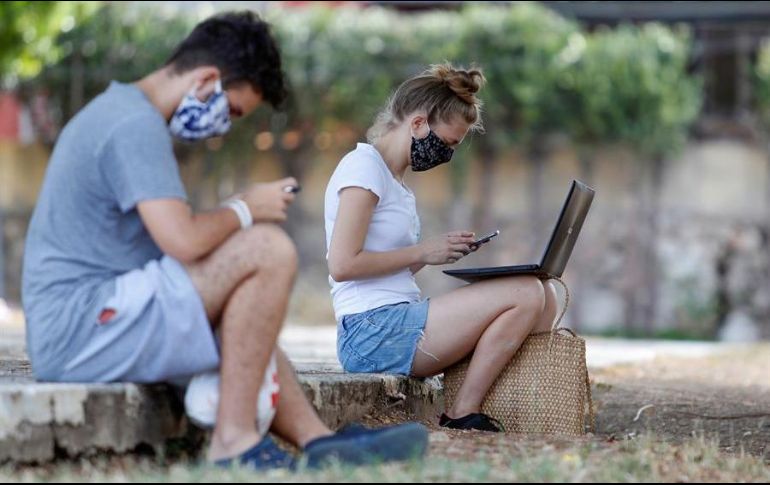Según datos del Ministerio de Comunicaciones local, en la actualidad siete millones de cubanos acceden a Internet por diferentes vías. EFE/ARCHIVO