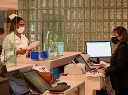 Todas las personas que llegan a Cuba deben permanecer seis días en aislamiento. AFP