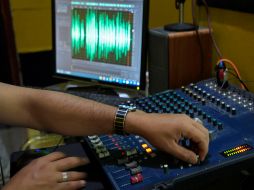 En el país hay dos mil 125 estaciones de radio, de las cuales mil 417 son comerciales. AFP/ M. Huwais