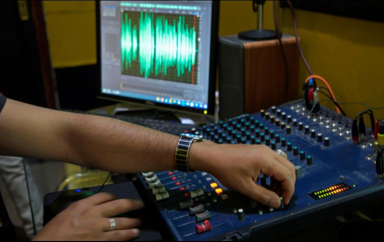 En el país hay dos mil 125 estaciones de radio, de las cuales mil 417 son comerciales. AFP/ M. Huwais