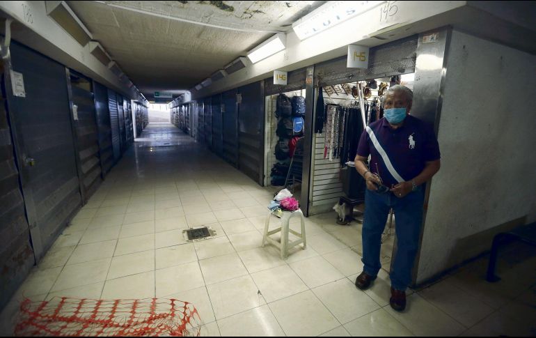 LUCHA. De los 337 locales que hay Plaza Guadalajara, ubicada en el Centro tapatío, este medio observó que ayer se mantenían abiertos alrededor de 10. EL INFORMADOR • F. Atilano