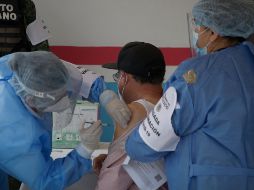 COVID-19: Aun sin cita, vacunan a mayores de 60 en Jalisco