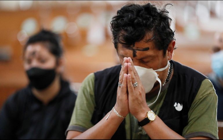 El Miércoles de Ceniza obliga a los fieles católicos al ayuno y la abstinencia, que se repetirá cada viernes de Cuaresma. EFE / C. Ortega