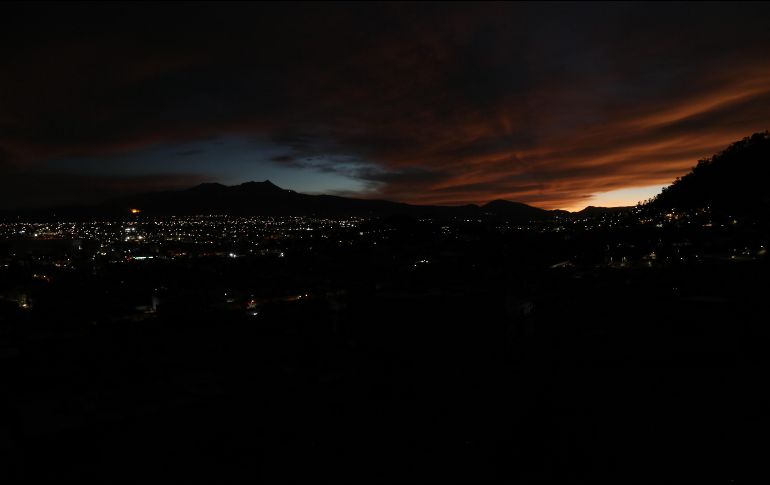 Los trabajos para estabilizar el sistema eléctrico mexicano forzaron a varios apagones desde el lunes. SUN/ARCHIVO