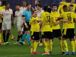 Mahmoud Daoud equilibró (19), Haaland culminó la remontada (27, 43) y Luuke de Jong puso el 3-2 (84). EFE / J. Munoz