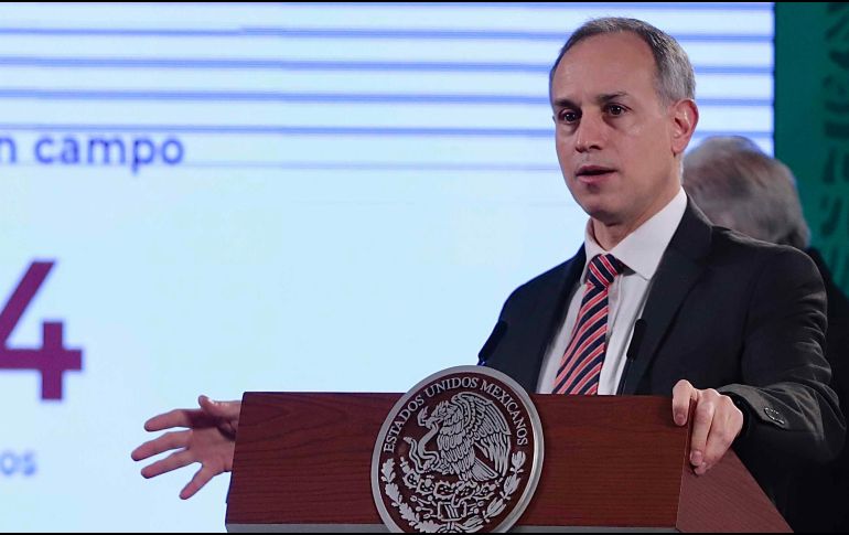 Gatell enfatizó que no es necesario tomar fotografías, y no debe restringirse el acceso a la vacuna. SUN / ARCHIVO