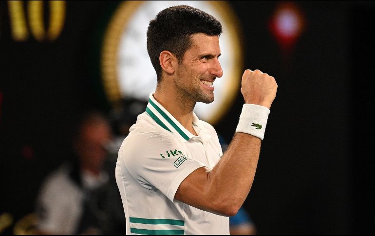 Novak Djokovic se convirtió en el primer tenista de la Era Open en disputar tres finales de forma consecutiva en el Abierto de Australia. EFE