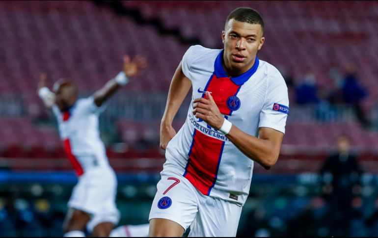 Medios españoles difundieron un video en el que Mbappé se encara con Alba y aparentemente dice: ''En la calle, yo te mato''. El incidente se produjo durante la victoria del PSG por 4-1 sobre el Barcelona. AP / J. Monfort