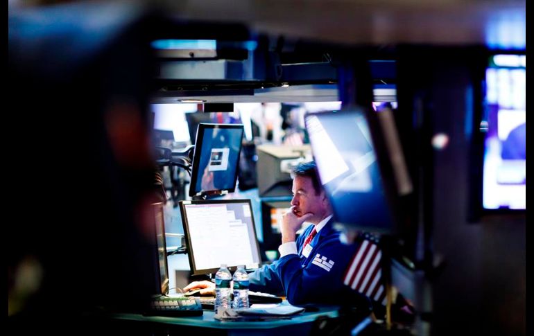 El Dow Jones bajó un 0.38 % o 119.68 puntos, hasta 31 mil 493.34 enteros. EFE/J. Lane