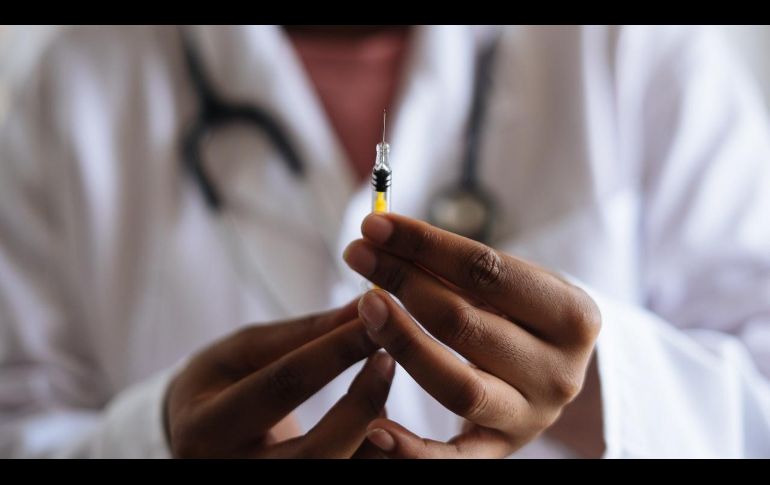 El desarrollo de una vacuna contra el coronavirus en aproximadamente 300 días fue un logro mundial sin precedentes. ESPECIAL/PEXELS.