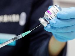 El subsecretario de Salud, Hugo López Gatell, aseguró que ya no se tomarían más fotos de las credenciales de elector en los puestos de vacunación. EFE/J. Cebollada