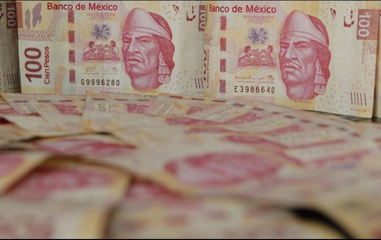 Analistas atribuyen el debilitamiento del peso a las afectaciones del temporal en Texas. EL INFORMADOR/ARCHIVO