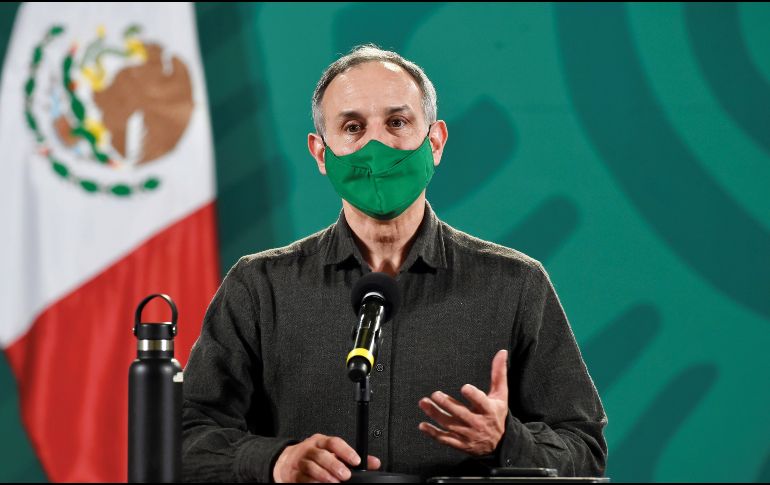 Hugo López-Gatell señaló que estará trabajando desde casa y al pendiente de la estrategia de vacunación. EFE