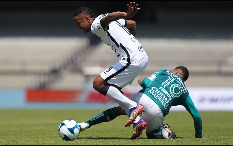 Pumas extendió su crisis, con tres derrotas consecutivas y cinco partidos sucesivos sin ganar. EFE / M. Guzmán