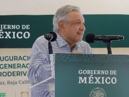 En un acto en La Paz, Baja California Sur, López Obrador dijo hoy que una de las lecciones de la crisis es no confiarse en utilizar solamente una sola fuente de energía, si no tener un abanico de posibilidades. EFE/Presidencia de México