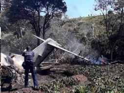 La aeronave de la Fuerza Aérea Méxicana´cayó en las inmediaciones del aeropuerto de El Lencero del municipio de Emiliano Zapata, en Veracruz. EFE/Secretaria de Seguridad Pública de Veracruz