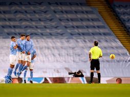 Aparte de algunos partidos de la Premier League jugados ante dos mil espectadores a finales del año pasado, toda la campaña 2020-2021 se ha celebrado a puerta cerrada. AFP/ARCHIVO