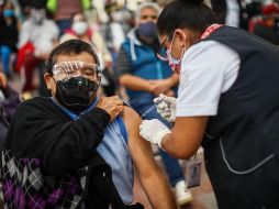 Continúa la vacunación de adultos mayores contra el COVID-19. SUN / D. Sánchez