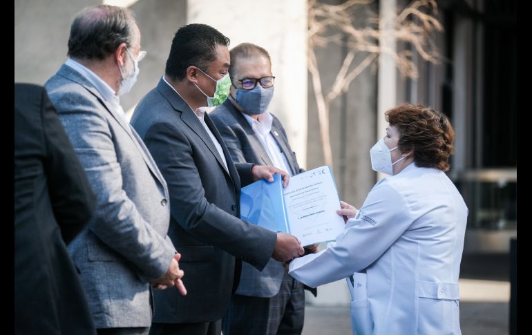Entre los beneficiados se encuentran médicos, enfermeras, químicos, trabajadores sociales, nutriólogos, entre otros. ESPECIAL/ Gobierno de Jalisco