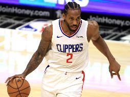 BRILLA. Kawhi Leonard anotó 32 puntos. AFP