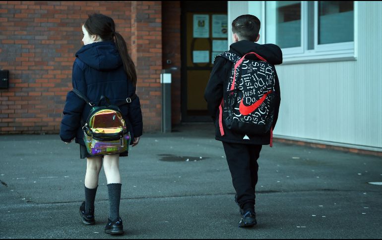 La Red de Colegios Particulares dijo que respetará las disposiciones del Gobierno de Jalisco para dar acompañamientos académicos a no más de nueve alumnos por grupo. AFP/A. Buchanan