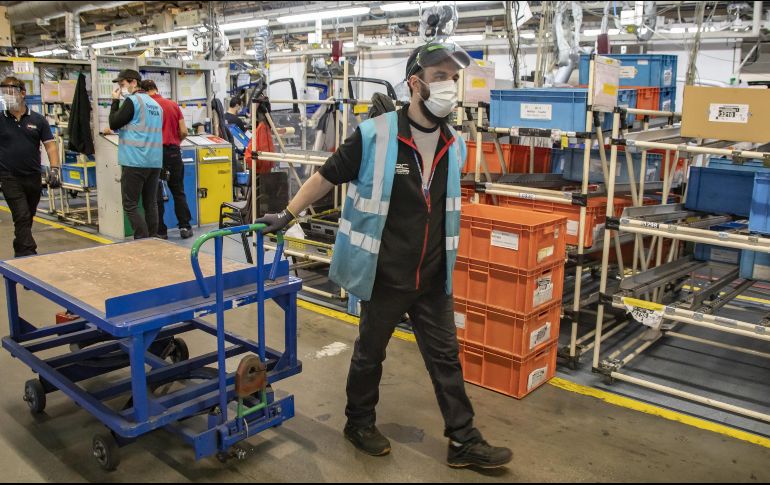 Señalan que en todas las fábricas se aplicaron  los protocolos sanitarios y de sana distancia. XINHUA/ ARCHIVO