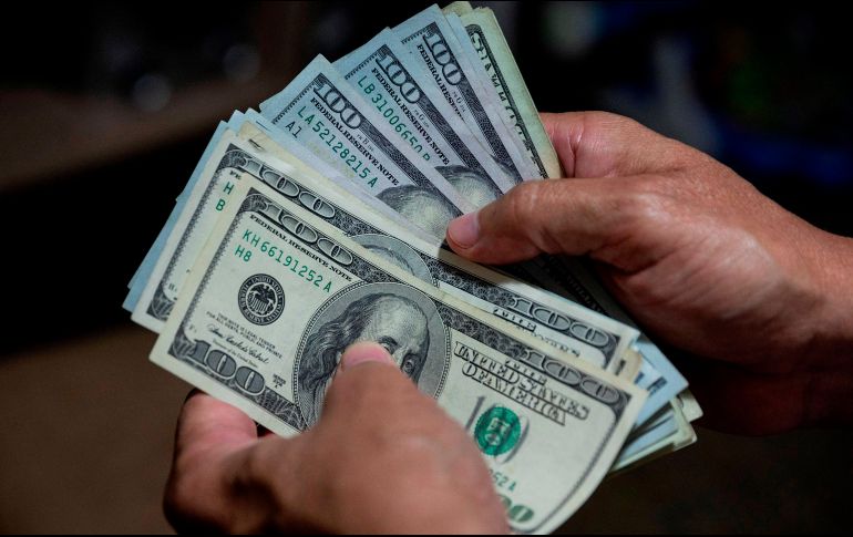 HSBC intercambia el dólar en 20.52 pesos, Banorte en 20.65, BBVA en 20.73 e Inbursa en 20.90 unidades.EFE/ARCHIVO