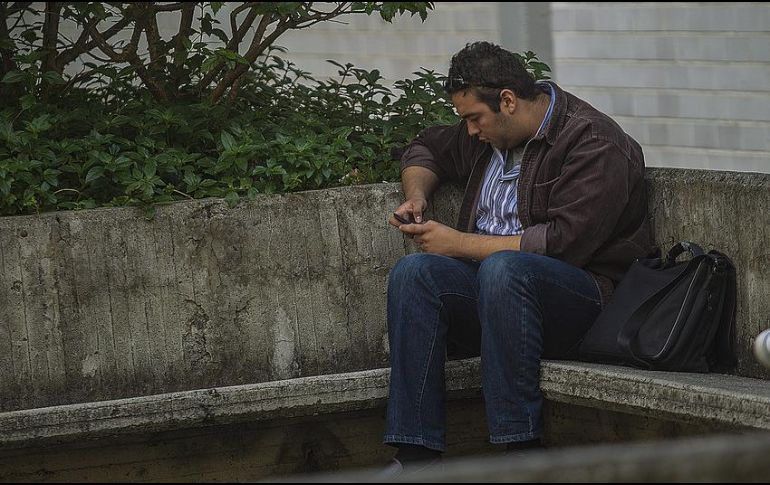 El uso de smartphones para buscar empleo incrementó su uso al pasar de 38% en 2017 a 45% el año pasado. EL INFORMADOR / ARCHIVO