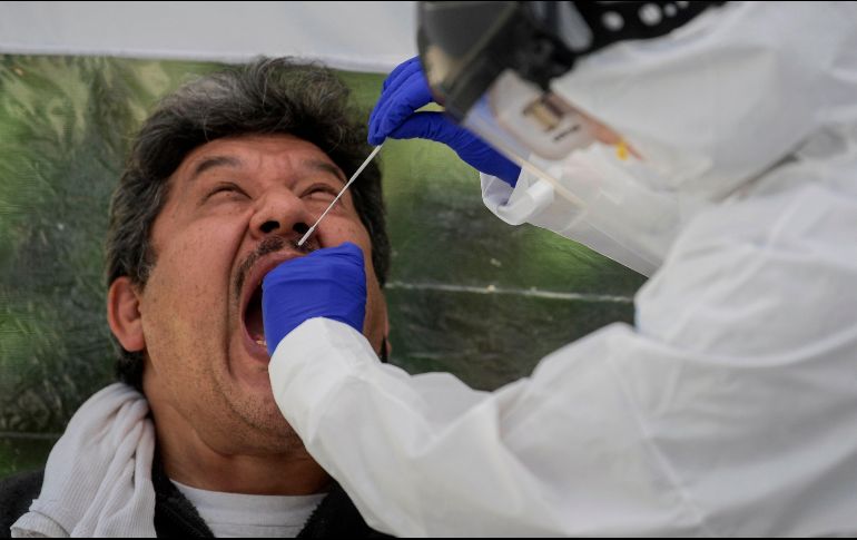 Ya se estudia la probable respuesta inmune de la variante a la vacunación así como problemas clínicos graves. AFP / ARCHIVO