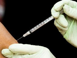 Conseguir la cita para la vacuna fue difícil, luego de numerosas llamadas varias veces al día. EFE/ARCHIVO