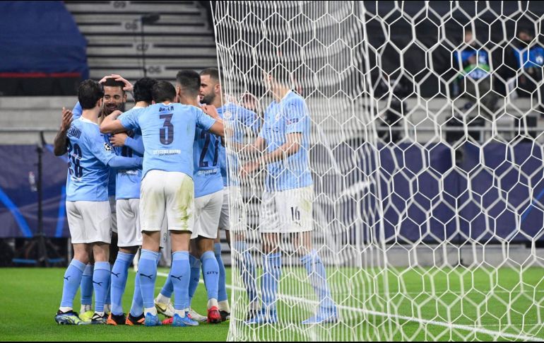 Los tantos del Manchester City fueron conseguidos por el portugués Bernardo Silva (minuto 29) y por el brasileño Gabriel Jesús (65). EFE / Z. Szigetvary