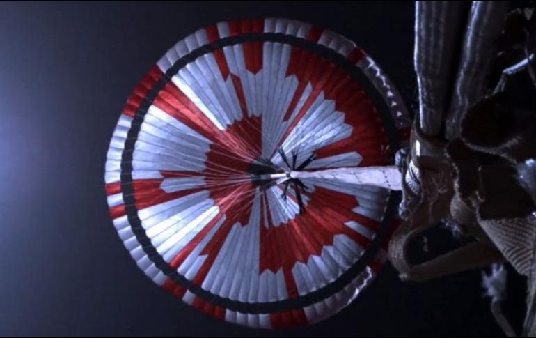 La misión Perseverance en Marte llevaba un mensaje oculto en el paracaídas. Fuente de la imagen, NASA/JPL-Caltech