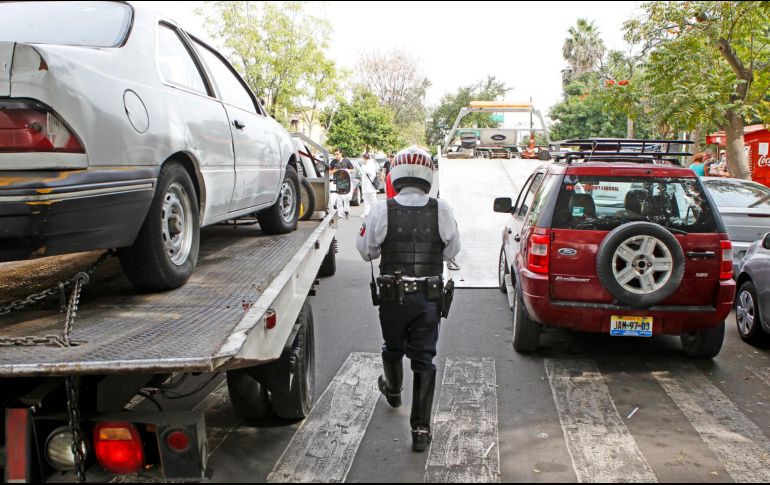 Argumentan que lo que se requiere es que dependencias como la Fiscalía del Estado o la Policía Vial dejen de contratar grúas piratas. EL INFORMADOR/ARCHIVO