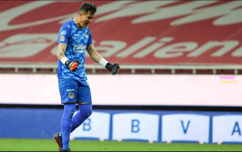 El guardameta de 24 años retomó la titularidad con Chivas en el duelo ante el Necaxa del torneo anterior. Imago7
