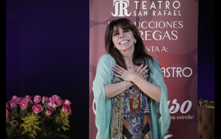 Verónica Castro regresa a la pantalla grande de la mano de su hijo menor Michel Castro con la cinta 