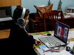 Madres de familia afirmaron que si bien los alumnos tienen casi un año con clases a distancia debido a la pandemia, los que acuden a escuelas de la Secretaría de Educación Jalisco (SEJ) sufren por la falta de aprendizaje. XINHUA/ARCHIVO