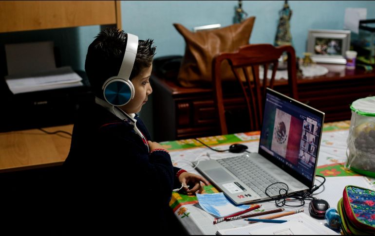 Madres de familia afirmaron que si bien los alumnos tienen casi un año con clases a distancia debido a la pandemia, los que acuden a escuelas de la Secretaría de Educación Jalisco (SEJ) sufren por la falta de aprendizaje. XINHUA/ARCHIVO
