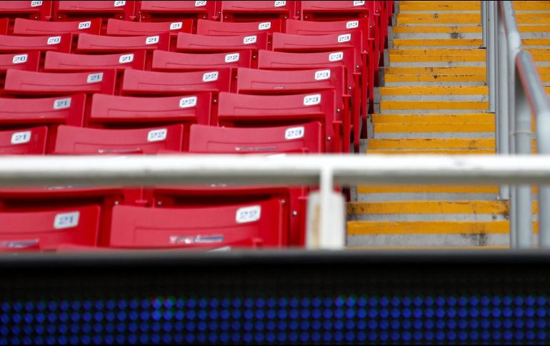 Chivas tiene la opción de realizar la petición a las autoridades estatales para empezar un proceso que culmine en el regreso de los aficionados al estadio. EFE / ARCHIVO