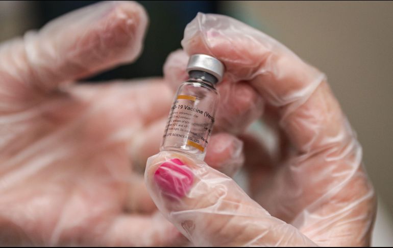 En días pasados, AMLO dijo que la vacuna de Sinovav sería destinada para la vacunación de maestros. EFE / F. Anfitti