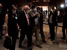 El titular de la Auditoría Superior, David Colmenares y su equipo en la llegada a la Cámara de Diputados para explicar las inconsistencias en la auditoría sobre el costo de la cancelación del Nuevo Aeropuerto Internacional de México (NAIM) en Texcoco.  SUN