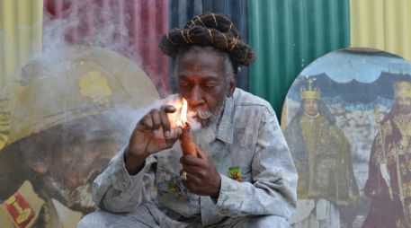 Wailer falleció a la edad de 73 años en el Andrew's Memorial Hospital en Kingston. AP / ARCHIVO