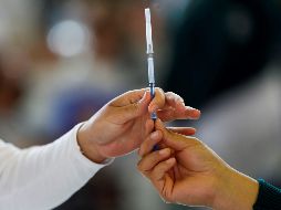 Unas 29.1 millones de personas han recibido una dosis de alguna vacuna anti COVID-19 en Argentina, y 20.8, dos dosis de una población de unos 45 millones. EFE/ARCHIVO