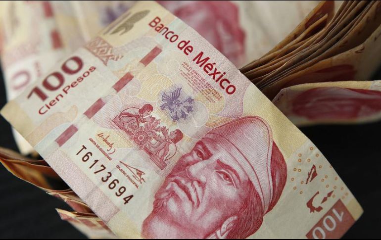 La depreciación del peso es de 1.2% o 25 centavos con relación al martes. EL INFORMADOR/ARCHIVO